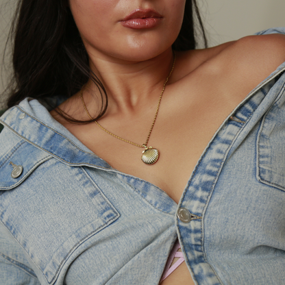 Shell Necklace Gold